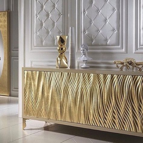 Luxury interior design Sideboard Gold, Luxury Sideboard, Modern Buffet, Gold Furniture, Salon Interior Design, Sideboard Designs, Modern Sideboard, Modern Bed, Luxury Living Room