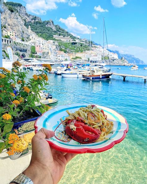 Best Restaurants In Amalfi, Italy Restaurant, South Of Italy, Amalfi Italy, Italy Holidays, Amalfi Coast Italy, Italy Travel Guide, Europe Vacation, The Amalfi Coast