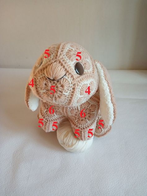 Crochet Granny Square Animals, Crochet African Flower Animals, Granny Square Animals, African Flower Crochet Animals, African Flower Crochet, Crochet African Flowers, Flower Toy, Easy Crochet Animals, African Flowers