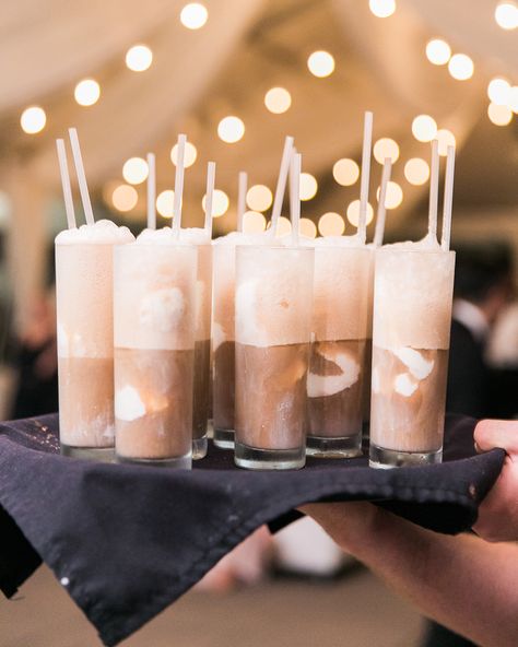 Rootbeer Float Bar Wedding, Root Beer Float Wedding, Root Beer Float Bar Wedding, Sunday Bar Ideas Ice Cream, Salon Drinks, Sunday Bar, Root Beer Float Bar, Ice Cream Lab, Ice Cream Wedding