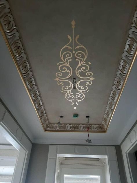 Ceiling Medallion Wall Art, Islamic Design Pattern, Kitchen Ceiling Design, High Ceiling Living Room, Ceiling Painting, Roof Ceiling, Stencil Decor, Luxury Living Room Decor, House Ceiling Design