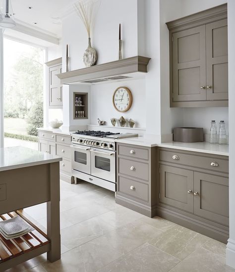 Tom Howley Kitchens on Instagram: “By combining our soft grey paint colour Willow with bright @silestonebycosentino Yukon work surfaces, we’ve created a subtle neutral…” Grey And White Kitchen, Shaker Style Kitchen Cabinets, Romantic Kitchen, Taupe Kitchen, Gray And White Kitchen, Shaker Style Kitchens, Kitchen Cabinet Styles, Kitchen Corner, Grey Kitchens