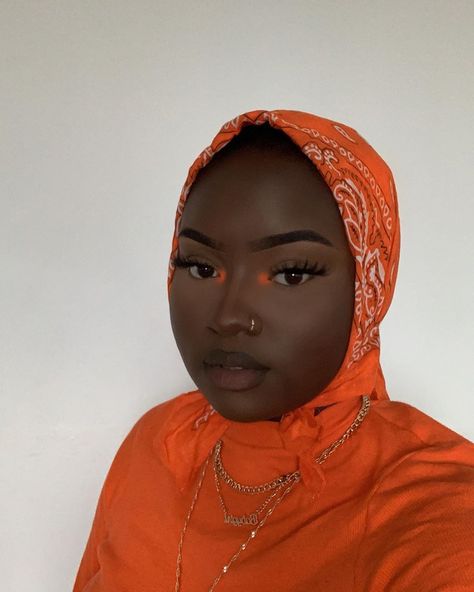 @baitbills Orange Inner Corner Makeup, Orange Eyeshadow Looks, Orange Color Combinations, Orange Eye Makeup, Orange Eyeshadow, Orange Lipstick, Peach Eyeshadow, Orange Makeup, Bold Makeup Looks