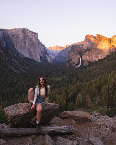 Happiest when exploring 🏞️ #yosemite #yosemitenationalpark #roadtripusa #travelphotography #sunset Yosemite Picture Ideas, Hiking Photo Ideas, Hiking Photos, Yosemite Camping, Yosemite Valley, Pic Pose, Road Trip Usa, Yosemite National, Yosemite National Park