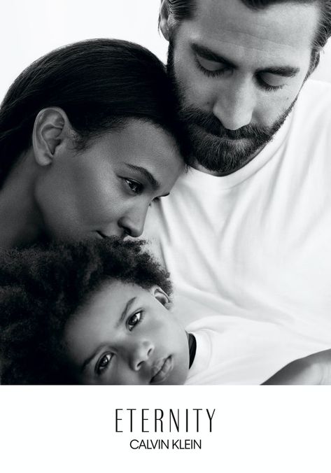 Eternity Calvin Klein, Calvin Klein Campaign, Calvin Klein Fragrance, Studio Family Portraits, Calvin Klein Eternity, Family Photoshoot Poses, Liya Kebede, Family Portrait Poses, I Carry Your Heart