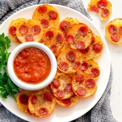 2 Ingredient Pizza, Pepperoni Chips, Pizza Chips, Crispy Chips, Keto Pizza, Mini Pizzas, Best Appetizer Recipes, Chips Recipe, 2 Ingredient