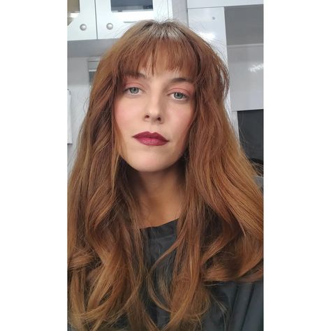 Daisy Jones Hair, 70s Hair, Riley Keough, Daisy Jones, Hair Inspiration Short, Hair Color Auburn, Makeup Clothes, Copper Hair, New Rock