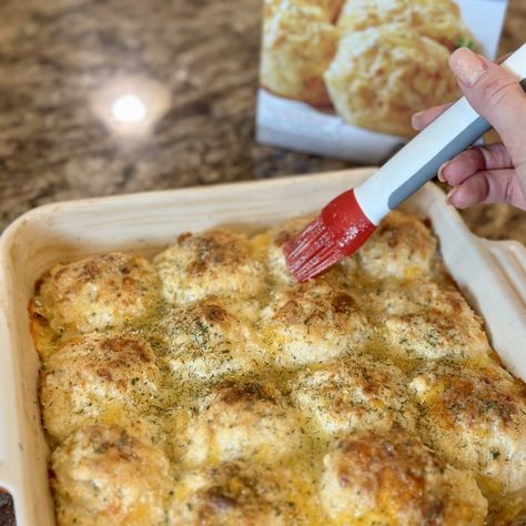 Copycat Dolly Parton's Stampede Garlic Biscuits Dolly Parton Recipes, Dinner In 321, Recipes Meatloaf, Garlic Cheddar Biscuits, Garlic Biscuits, Garlic Cheddar, Crockpot Chicken And Dumplings, Cheddar Biscuits, Garlic Herb Butter