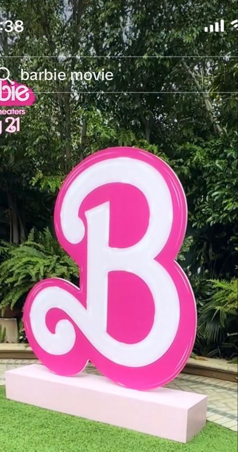 Barbie Graduation, Barbie Brunch, Barbie Pool, Barbie Decorations, Barbie Pool Party, Barbie Party Decorations, Standee Design, Barbie Theme Party, Barbie Bridal