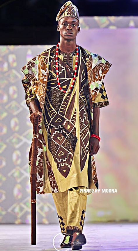 Abass Bello Officiel - Benin 🇧🇯 West African Fashion, Nigerian Traditional Attire, Afro Inspiration, Drawing Outfits, Kenya Fashion, African Vibes, African Village, Ethiopian Clothing, Nigerian Outfits