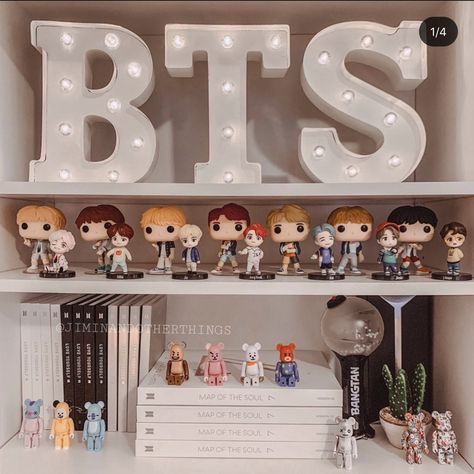 Army Bedroom, Bedroom Elegant, Army Room Decor, Army Room, Dekorasi Kamar Tidur, Bts Love Yourself, Bts Merch, A Lot Of People, Room Tour