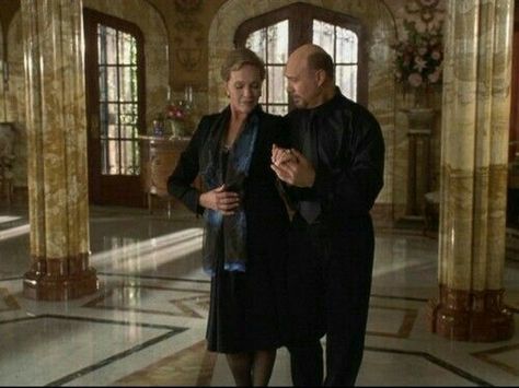 Clarisse et joe Julie Andrews Princess Diaries, Julie Andrews Movies, Princess Diaries 1, Disney Trivia, Princess Diaries 2, Diary Movie, The Princess Diaries, Movie Reels, Disney Facts