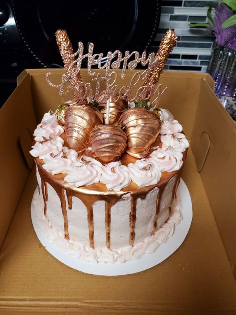 Sweet 16 Birthday Cakes Rose Gold, Rose Gold Pink Cake, Grown Women Birthday Cake Ideas, 30th Birthday Cake Rose Gold, 21st Birthday Cake Rose Gold, Rose Gold Drip Cake Birthday, Rose Gold Bday Cake, Rose Gold Cake Birthday One Layer, 18th Birthday Cake Rose Gold