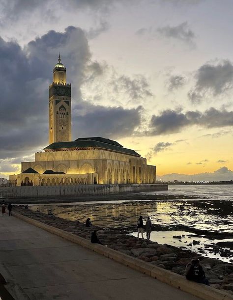 Morocco Wallpaper, Hassan 2, Morocco Aesthetic, Moroccan Aesthetic, Casablanca Morocco, Moroccan Culture, Morocco Travel, Peaceful Life, Dark Photography