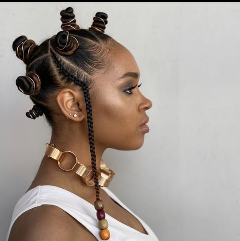 Bantu Knots With Braids, Bantu Braids, Bantu Knots Hairstyles, Bantu Knot Styles, Bantu Knot Hairstyles, Cabello Afro Natural, Hair Knot, Bantu Knots, Braids With Beads