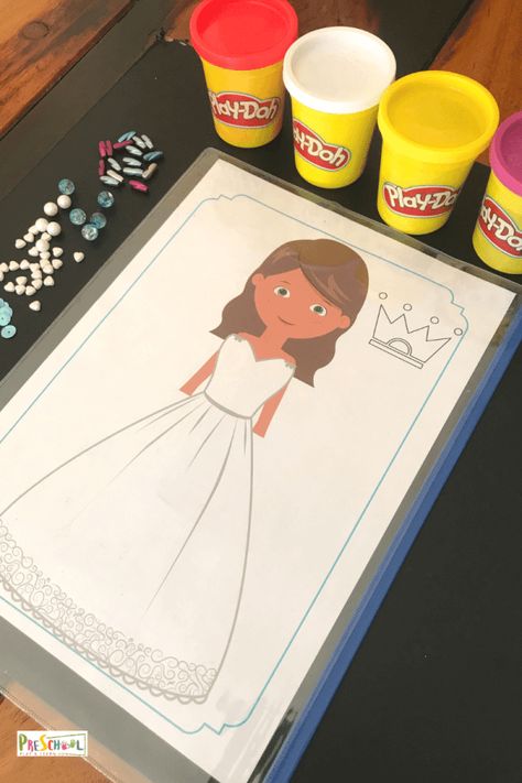 Princess Fine Motor Activities, Princess Playdough, Ecse Classroom, Princess Party Activities, Disney Princess Activities, Playdough Activity, Disney Lessons, Play Doh Activities, Fairy Tales Preschool