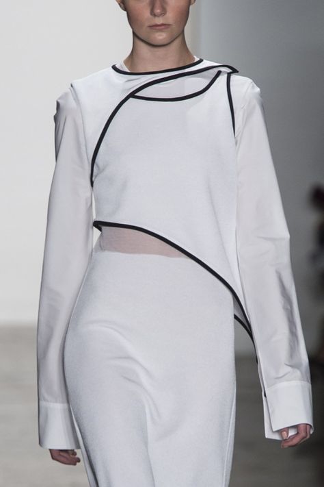 Structured dress with contrasting trim; sporty fashion details // Louise Goldin Spring 2014 Givenchy Runway, Sporty Fashion, Structured Dress, Contrasting Trim, Futuristic Fashion, Future Fashion, Inspiration Mode, Shirtdress, Mode Inspiration