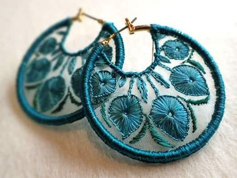 Embroidered Earrings Diy, Diy Embroidery Earrings, Jewellery Embroidery, Anting Manik, Hand Embroidered Jewelry, Embroidery Earrings, Diy Jewelry Set, Embroidered Earrings, Simple Hand Embroidery Patterns