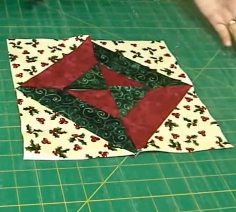 How to Make a Tube - Quick and Easy Quilt Project Tube Quilting With Jelly Rolls, Tube Quilting, Missouri Quilt Tutorials, Porcupine Meatballs, Missouri Quilt, Jelly Roll Patterns, Quilting Videos, Easy Quilt, Jelly Rolls