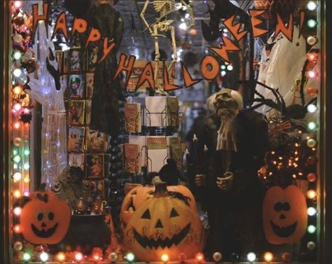 Spooky Pumpkins, 90s Halloween, The Boogeyman, Mazzy Star, Halloween Inspo, Season Of The Witch, Spooky Scary, Halloween Fall, Halloween Town