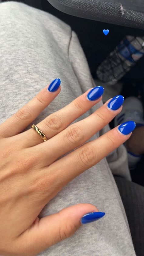 Nails 2023 Solid Color, Short Almond Royal Blue Nails, Round Nails Solid Color, Single Nail Colors, Soild Nails Acrylic, Electric Blue Almond Nails, Solid Dip Nail Colors, Blue Oval Acrylic Nails, Dark Blue Dip Nails