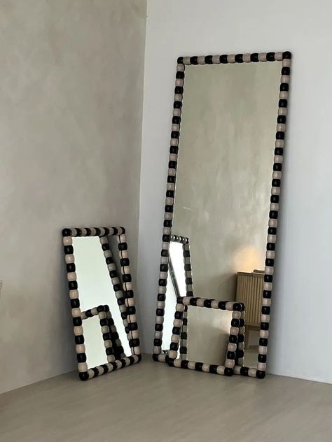 Upcycle Mirror, Spiegel Diy, Interior Boho, Deco Studio, Mirror Frame, Wood Mirror, Natural Wood Frames, Mirror Designs, Cool Stuff