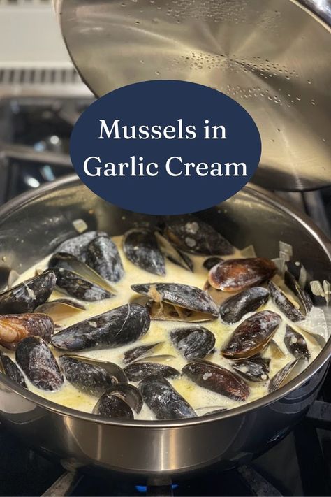 Creamy Mussel Pot, Steamed Mussels Recipe Garlic, Creamy Garlic Mussels Recipe, Mussel Pot Recipe Creamy, Seafood Steam Pot Recipe, Creamy Mussels Recipe, Pei Mussels Recipe, Mussels Recipe White Wine, French Mussels