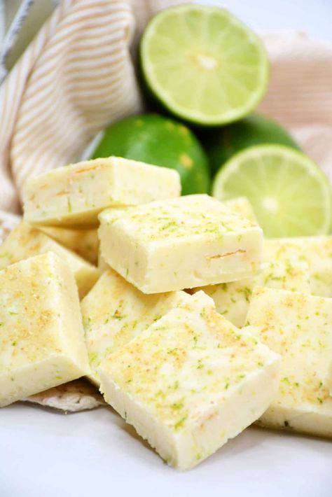 Key Lime Pie Fudge Lime Fudge, Key Lime Fudge, Baked Garlic Parmesan Chicken, Fudge Pie, Key Lime Juice, Snack Bites, Caramel Cheesecake, Baked Garlic, Lime Pie