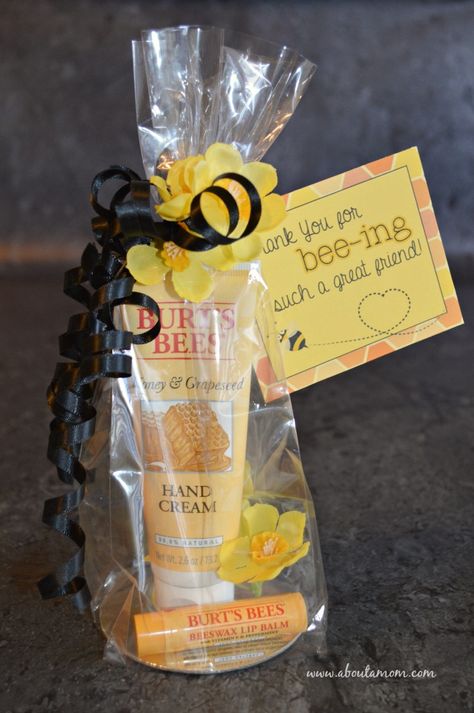 DIY Fall Care Package for a Friend with Printable Gift Tag Tootsie Roll Puns Cute Ideas, Burts Bees Gift Basket Ideas, Small Gifts For Coworkers Thank You, Bee Theme Gift Ideas, Bee Theme Gifts, Bumble Bee Gift Basket, Simple Appreciation Gifts, September Teacher Gifts, Volunteer Appreciation Gifts Diy