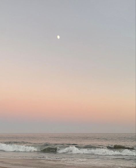 Sea Asthetic Picture, Soft Sunset Aesthetic, Soft Sunset, Asthetic Picture, Summer Things, Daily Activity, The Apocalypse, Sunset Aesthetic, Secret Places