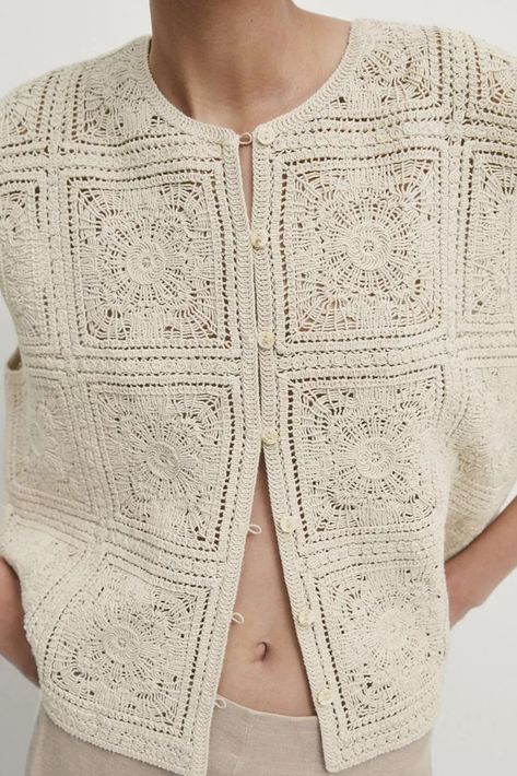 Beige Shirt, Crochet Coat, Crochet Vest, Denim Trends, Knitting Accessories, Summer Crochet, Looks Style, Trending Dresses, Massimo Dutti