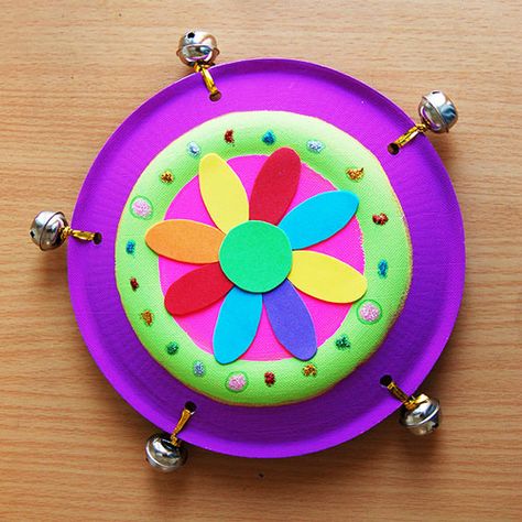 Diy Tambourine Instruments, Recycled Instruments Projects, Diy Tambourine Kids, Paper Plate Tambourine Craft, Music Instrument Craft, Music Instruments Crafts For Kids, Drum Craft For Kids, Diy Musical Instruments For Kids, Diy Tambourine