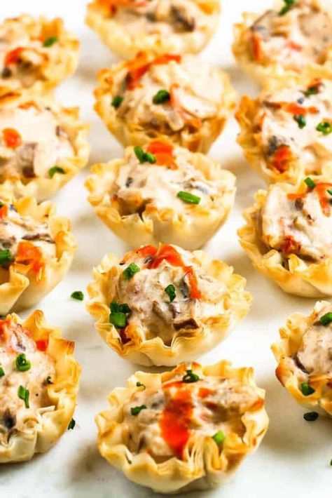 Mushroom Tartlets, Phyllo Recipes, Greek Appetizers, Phyllo Cups, Mini Appetizers, Appetizer Ideas, Stuffed Shells Recipe, Appetizer Bites, Vegetarian Appetizers