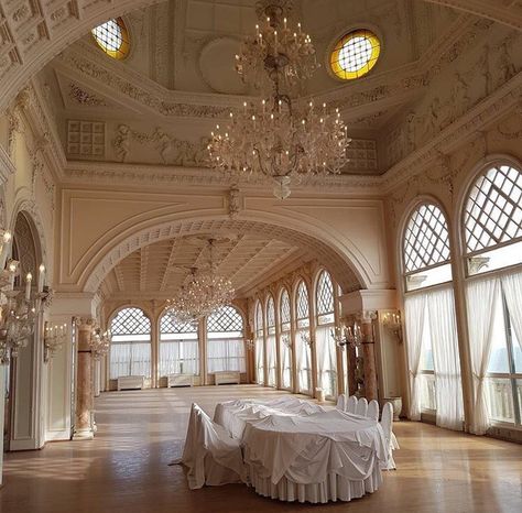 Ballroom Aesthetic, Hyrule Castle, Castle Aesthetic, Royal Aesthetic, Baroque Architecture, Salou, Home Modern, Beautiful Architecture, Pretty Places