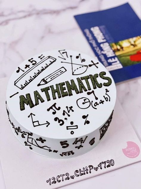 Math Cakes Design, Math Themed Cake, Math Birthday Cakes, Cake For Teacher Birthday, Maths Cake Design, Math Cake Ideas Birthday, Birthday Cake For Teacher, Kue Hari Guru, Math Cake