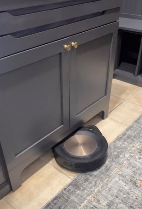 Robot Hoover Storage, Rumba Vacuum Cabinet, Roomba Hidden Storage, Roomba Cabinet, Hide Roomba Base, Robot Vacuum Cabinet, Hidden Robot Vacuum Storage, Irobot Roomba Storage Ideas, Roomba Storage Idea