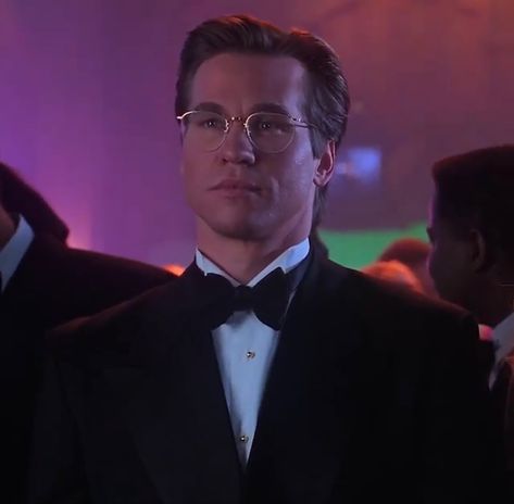 val kilmer as bruce wayne in batman forever (1995) 🦇❤️‍🔥 #valkilmer #batman #batmanforever #90smovies #90sheartthrobs #90s Bruce Wayne Val Kilmer, Val Kilmer Batman Forever, Val Kilmer 90s, Val Kilmer Aesthetic, Val Kilmer Iceman, Young Val Kilmer, Val Kilmer 80s, Val Kilmer Batman, Tom Kazansky