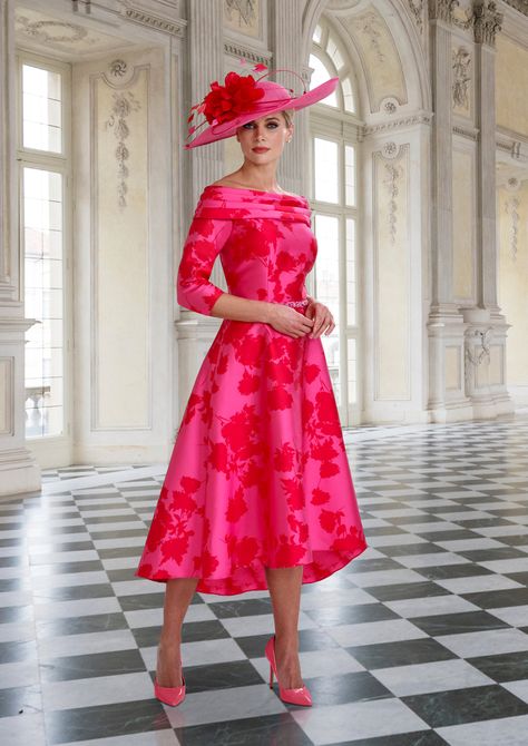 Mother Of Groom Outfits, Red Floral Print Dress, Pink And Red Dress, Bride And Groom Outfits, Mother Of Bride Outfits, Occasion Wear Dresses, Embroidered Lace Dress, Mother Of Groom Dresses, Mother Of The Bride Outfit