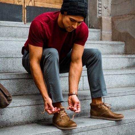 Chukka Boots Outfit, Brown Boot Outfits, Fashion Guys, Leather Hoodie, Boot Outfits, Mens Outdoor Clothing, Fast Casual, Portrait Paintings, Chukka Boot