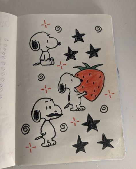 Cute Snoopy Drawing, Easy Snoopy Drawings, Cute Journal Pages Aesthetic, Snoopy Drawing Easy, Drawing Decoration Ideas, Snoopy Sketch, Snoopy Doodle, Drawing Snoopy, How To Draw Snoopy