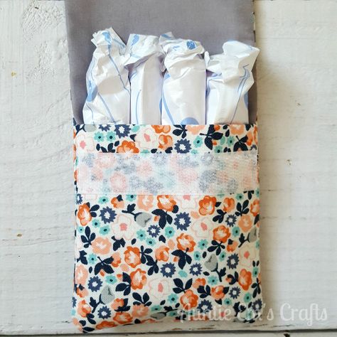 Tampon Pouch Pattern Free, Tampon Bag Diy, Diy Tampon Holder, Tampon Pouch, Tampon Holder, Tampon Storage, Quick Projects, Pads Tampons, Pouch Diy