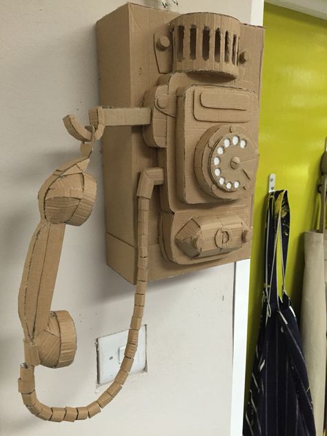 Cardboard Phone, Cardboard Art Projects, Cardboard Art Sculpture, Cardboard Props, Cardboard Crafts Diy, Cardboard Box Crafts, Cardboard Sculpture, Cardboard Art, Diy Crafts To Do