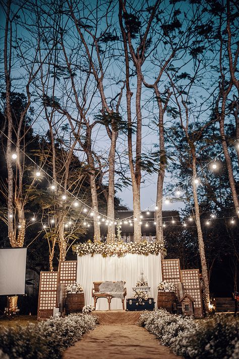 Filipino Rustic Wedding, Filipiniana Wedding Theme Backdrop, Pinoy Wedding Ideas, Filipiniana Wedding Backdrop, Wedding Filipiniana Theme, Filipiniana Birthday Theme, Filipino Themed Wedding Reception, Filipiniana Wedding Reception, Modern Filipiniana Wedding Theme Reception