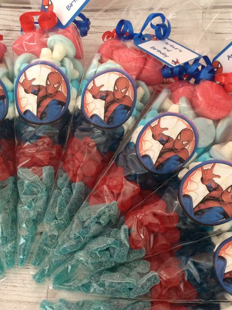 Spider Man Birthday Decor Ideas, Spiderman Birthday Favors, Spider Man Treat Table, Spidey Birthday Treats, Spider Man Birthday Food, Spider Man Kids Party, Spider Man Snack Ideas, Spiderman Goody Bag Ideas, Spidey Birthday Food Ideas