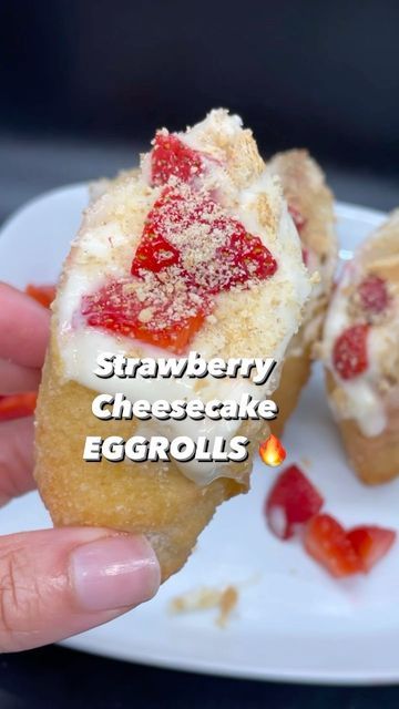 Strawberry Cheesecake Eggrolls, Strawberry Cheesecake Rolls, Strawberry Cheesecake Egg Rolls, Eggroll Recipes, Cheesecake Rolls, Baking List, Strawberry Glaze, Summer Baking, Egg Roll Recipes