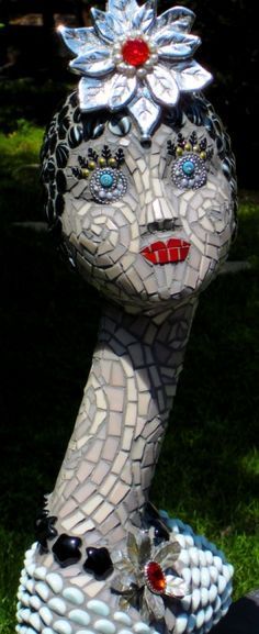 mosaic statues faces - Google Search Mosaic Sculpture, Mosaic Pot, Mosaic Portrait, Sculpture Design, Statue Tattoo, Mannequin Art, Greek Statues, Mosaic Madness, 3d Sculpture