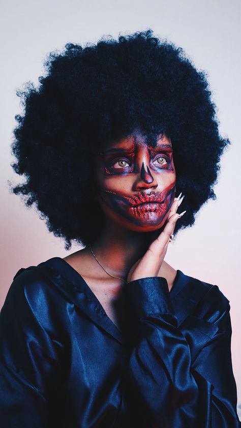 Skeleton Halloween Makeup Skeletonmakeup Halloween, Easy Half Face Halloween Makeup, Half Face Paint Halloween, Scary Half Face Makeup, Half Skull Half Face Makeup, Half Face Halloween Makeup, If Looks Could Kill, Creepy Makeup, Skeleton Makeup