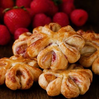 Raspberry Jam Puff Pastry Hearts Recipe by Tasty Puff Pastry Hearts Recipe, Pastry Hearts Recipe, Jam Puff Pastry, Puff Pastry Hearts, Pastry Hearts, Strawberry Puff Pastry, 3 Ingredient Cookies, Apple Puff Pastry, Puff Pastry Desserts