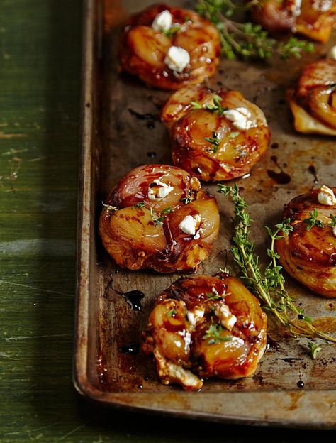 Caramelized Shallots, Small Appetizers, Aioli, Shallots, Finger Food, Goat Cheese, Appetizer Snacks, The Oven, Finger Foods