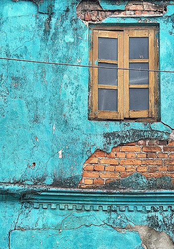 Turquoise window by Sallyrango, via Flickr Turquoise Walls, Hue Color, Peeling Paint, Old Windows, Shades Of Turquoise, Old Doors, Aqua Turquoise, Beautiful Doors, Tiffany Blue